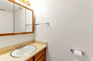 111 E Center N, Clearfield, UT 84015 - Photo 7