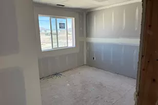 639 E Ryegrass Dr, Eagle Mountain, UT 84005 - Photo 13