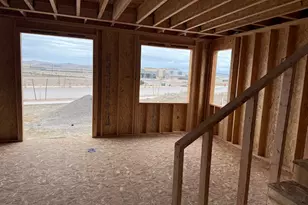 639 E Ryegrass Dr, Eagle Mountain, UT 84005 - Photo 5