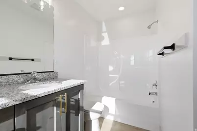 860 E 250 N, Hyrum, UT 84319 - Photo 9