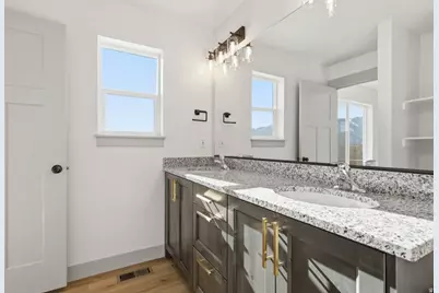 860 E 250 N, Hyrum, UT 84319 - Photo 7