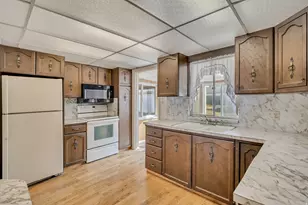 220 E Pioneer Ave, Sandy, UT 84070 - Photo 15