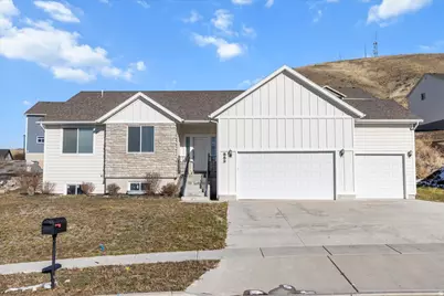 889 E 600 N, Hyde Park, UT 84318 - Photo 1