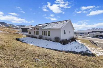 889 E 600 N, Hyde Park, UT 84318 - Photo 27