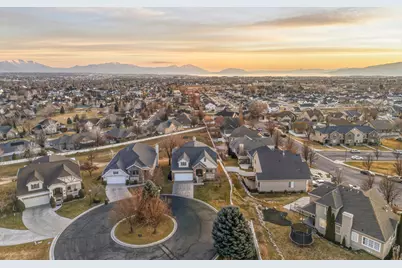 2421 Renaissance Ct, Pleasant Grove, UT 84062 - Photo 29