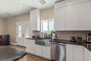 1218 E Highline Rd, Loa, UT 84747 - Photo 11