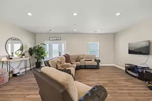 1218 E Highline Rd, Loa, UT 84747 - Photo 3