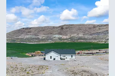 1218 E Highline Rd, Loa, UT 84747 - Photo 7