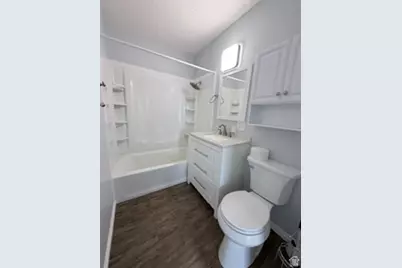 5427 S 2200 W, Roy, UT 84067 - Photo 9