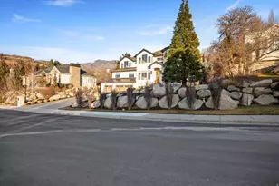 10043 S Stonewall Ct, Sandy, UT 84092 - Photo 9