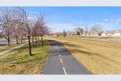 1912 W Parkview Dr, Syracuse, UT 84075 - Photo 31