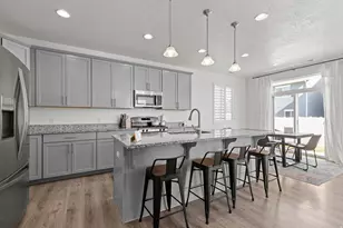 1912 W Parkview Dr, Syracuse, UT 84075 - Photo 3