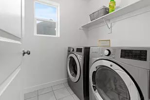 1912 W Parkview Dr, Syracuse, UT 84075 - Photo 21