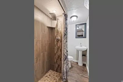 842 E 1000 S, Clearfield, UT 84015 - Photo 7