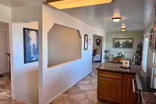 569 E Park Dr, Elk Ridge, UT 84651 - Photo 9