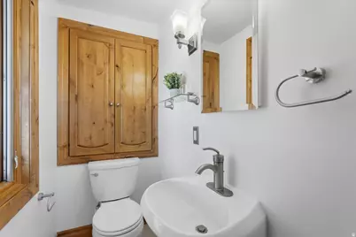 3471 E Olympus Dr, Holladay, UT 84124 - Photo 21