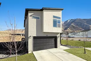 3715 S White Ash Dr, Mapleton, UT 84664 - Photo 3