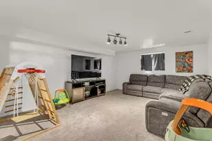 2591 E Crk Rd, Sandy, UT 84093 - Photo 29