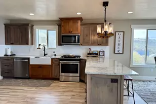 660 N Cambry Dr, Garden City, UT 84028 - Photo 17