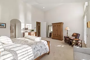 8266 S Crk Holw Cv, Cottonwood Heights, UT 84093 - Photo 31