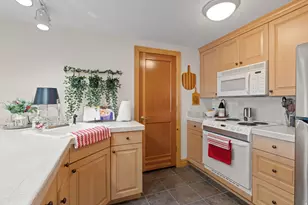 8266 S Crk Holw Cv, Cottonwood Heights, UT 84093 - Photo 53