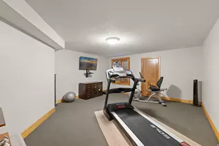 8266 S Crk Holw Cv, Cottonwood Heights, UT 84093 - Photo 61