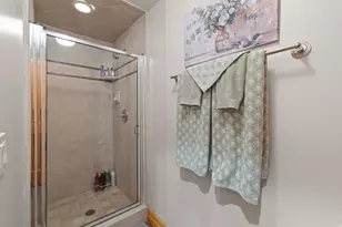 8266 S Crk Holw Cv, Cottonwood Heights, UT 84093 - Photo 59