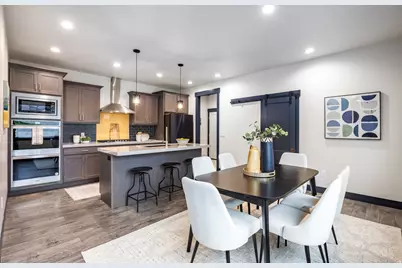 594 E Spruce Glen Rd, Murray, UT 84107 - Photo 3