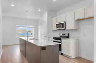 302 E 1275 N, Harrisville, UT 84404 - Photo 7