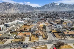 6993 S 1620 E, Cottonwood Heights, UT 84121 - Photo 43