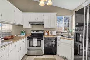 6993 S 1620 E, Cottonwood Heights, UT 84121 - Photo 13