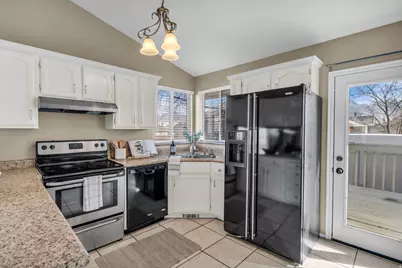 6993 S 1620 E, Cottonwood Heights, UT 84121 - Photo 11