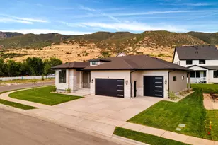 581 W Summerhill Ln N, Centerville, UT 84014 - Photo 3