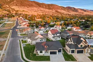 581 W Summerhill Ln N, Centerville, UT 84014 - Photo 33