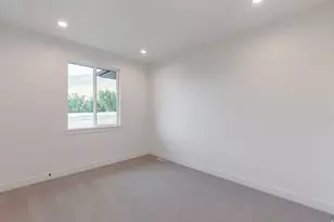 581 W Summerhill Ln N, Centerville, UT 84014 - Photo 17