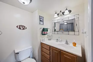 793 E Orchard Dr, Pleasant Grove, UT 84062 - Photo 11