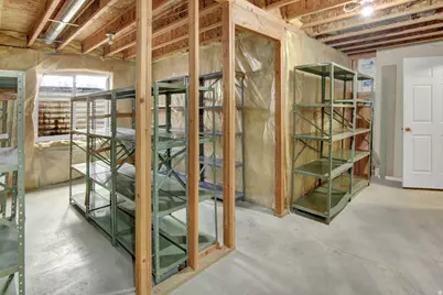 5366 W Stony Brook Cir S, Salt Lake City, UT 84118 - Photo 23