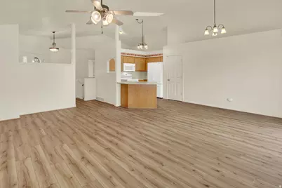 5366 W Stony Brook Cir S, Salt Lake City, UT 84118 - Photo 9