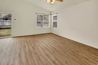 5366 W Stony Brook Cir S, Salt Lake City, UT 84118 - Photo 5