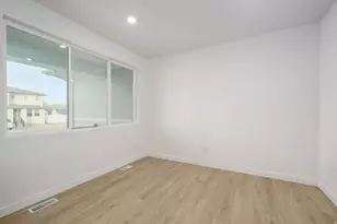 1990 E Hummingbird Dr, Eagle Mountain, UT 84005 - Photo 3