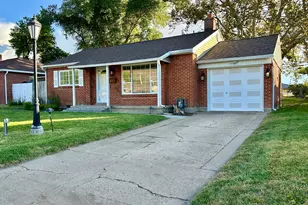 571 E Ben Lomond Ave, South Ogden, UT 84403 - Photo 1