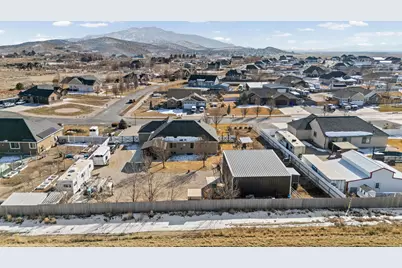 1587 E Smithfield Dr, Eagle Mountain, UT 84005 - Photo 51