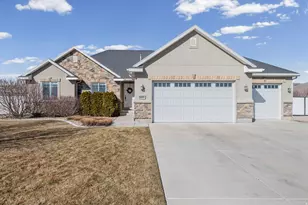 1587 E Smithfield Dr, Eagle Mountain, UT 84005 - Photo 1