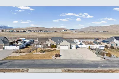 1587 E Smithfield Dr, Eagle Mountain, UT 84005 - Photo 47