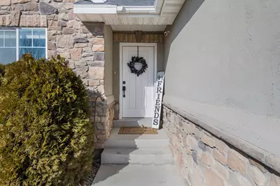 1587 E Smithfield Dr, Eagle Mountain, UT 84005 - Photo 3