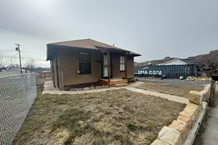 46 E E St, Helper, UT 84526 - Photo 17