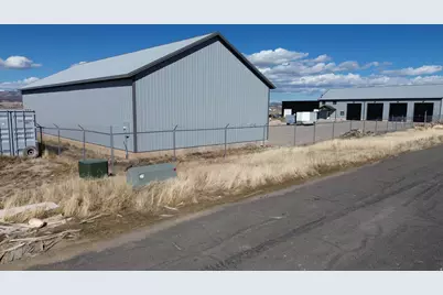 1231 S Airstrip Ln, Mount Pleasant, UT 84647 - Photo 3