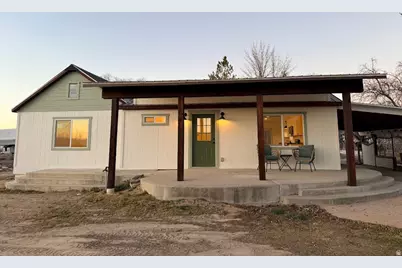 327 E 300 S, Gunnison, UT 84634 - Photo 1
