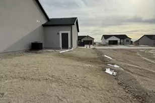 2288 E Sego Liliy Dr, Eagle Mountain, UT 84005 - Photo 11