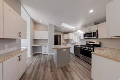 55 E Mount Peale Dr, Moab, UT 84532 - Photo 15